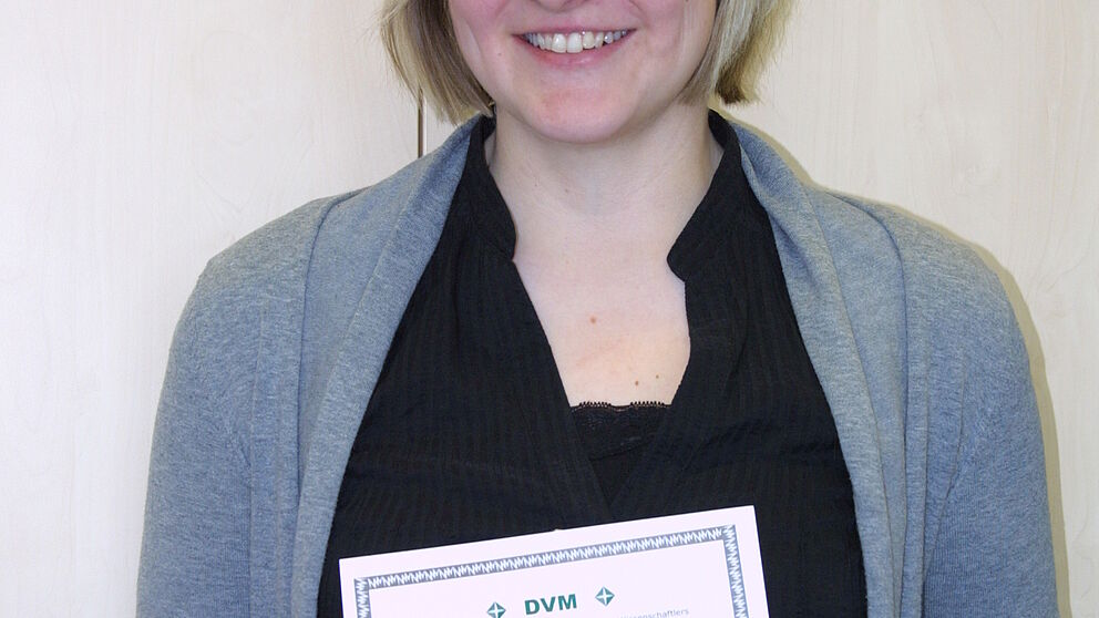 Foto (Universit?t Paderborn): Dipl.-Ing. Britta Schramm erhielt den DVM-Juniorpreis.