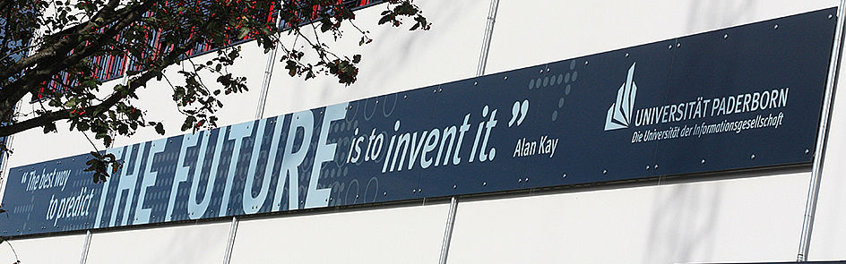 Geb?ude O mit dem Zitat "The best way to predict the future is to invent it" von Alan Kay.